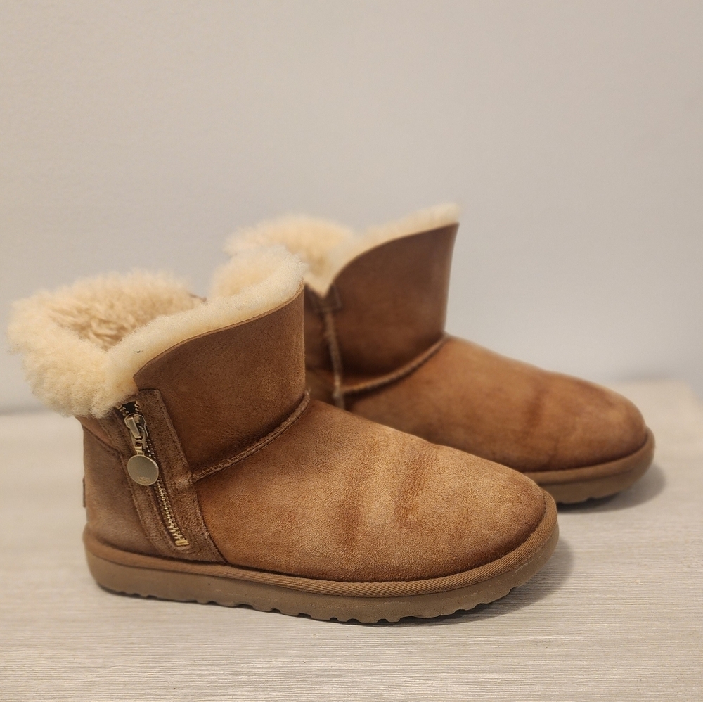 UGG Brown Ankle Boots with Shearling Lining size:7